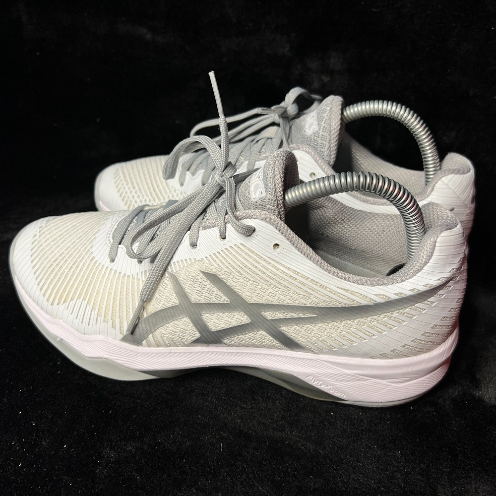 Asics Volley Elite FF B751N Womens 8 Athletic Running Shoes White Silver Sneaker - Picture 1 of 7